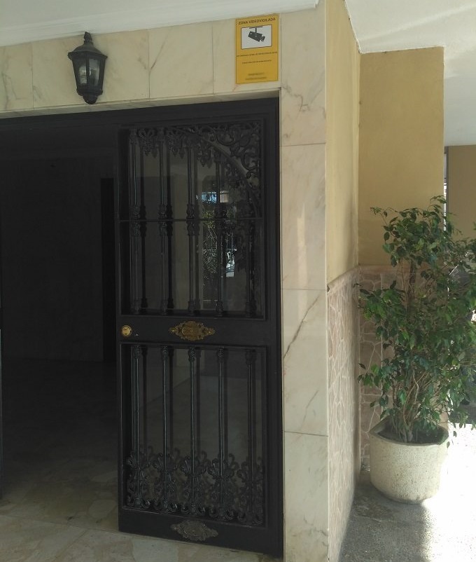 camara en portal comunidad malaga