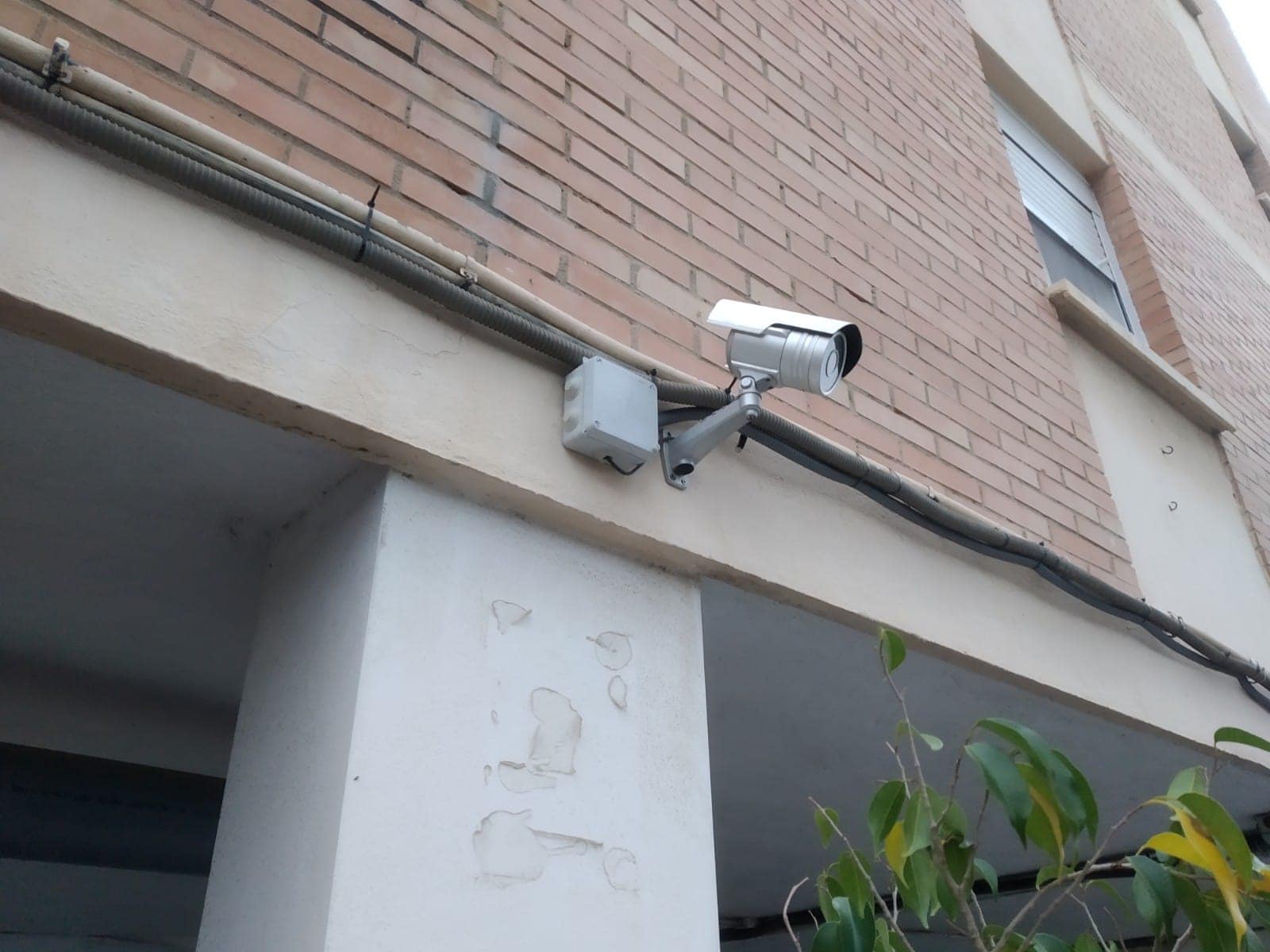 Tareas de mantenimiento de cámaras de videovigilancia en comunidad malaga